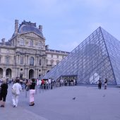  Louvre